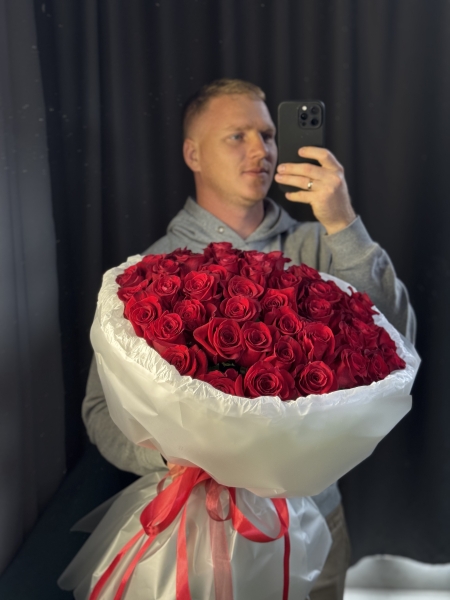 Купить букет из 51 красной розы за 10000 р.