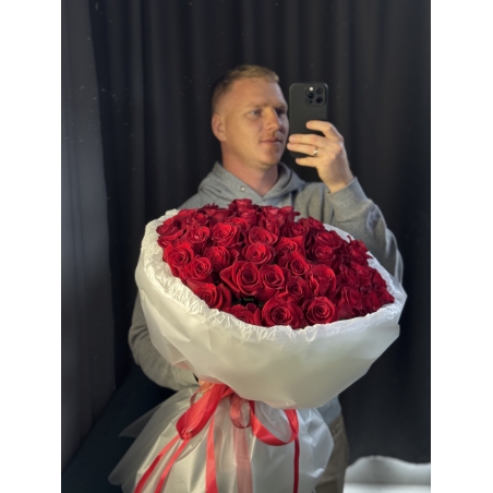 Купить букет из 51 красной розы за 10000 р.