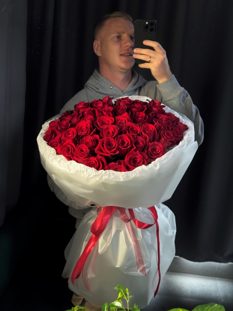 Купить букет из 51 красной розы за 10000 р.
